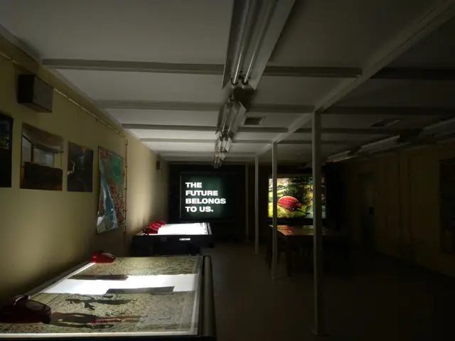 Maps, red telephones and briefing tables in the command wing